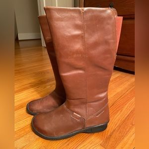 Keen tall, waterproof boots. New, never worn. Size 7.5.